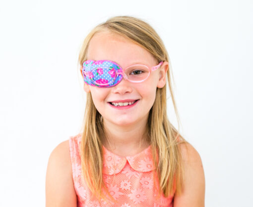 Barn med ögonlapp av tyg från Kay Fun Patch till glasögon - Rosor