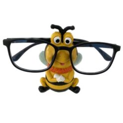 En glasögonhållare formad som en humla med glasögon från Optipets sett framifrån.