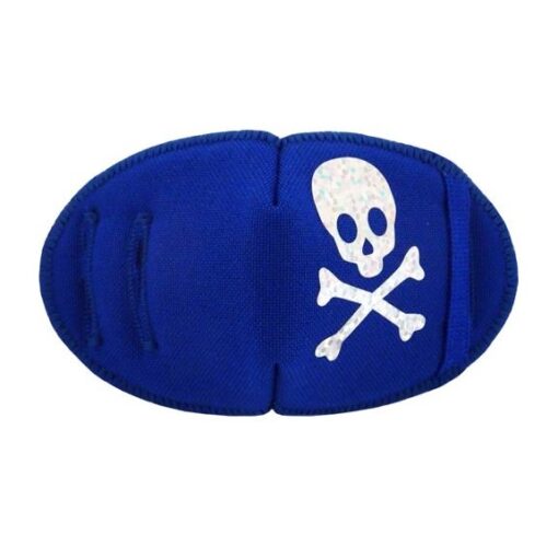 Tyglapp för barn med glasögon. Den är rekommenderad av ortoptister och ögonläkare för klapbehandling. Den är blå och har ett silverfärgat dödskallemotiv. Märket är Kay Fun Patch och den heter Pirat Glitter.