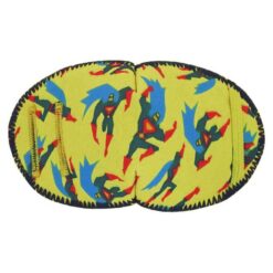 Gul ögonlapp med superhjältetema från Kay Fun Patch. Ögonlappen är tillverkad i mjukt tyg med motiv av olika superhjältar. Den fästs enkelt på glasögonen och är lämplig för barn med skelning. Ögonlapp för barn med skelning. Den heter Superheroes.