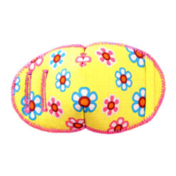 Gul ögonklapp i tyg med vita prästkrage-blommor från Kay Fun Patch, designad för barn för träning av lat öga. Kan fästas på insidan av glasögon. För flickor. Den heter Spring Flowers.