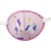 En ögonlapp av tyg med resår för barn som skelar. Den är ljusrosa med enhörningar och heter Unicorn Magic. Den har elastik som sätts runt huvudet för synträning. Märket är Kay Fun Patch.