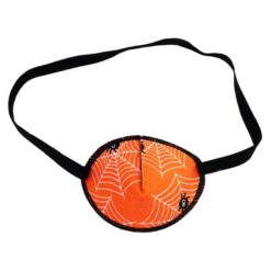 En ögonlapp med resår till lat öga. Den är orange och dekorerad med spindelnät och spindlar, perfekt till Halloween, och heter Spider. Den har elastik som sätts runt huvudet och är designad för barn som skelar. Ögonlappen hjälper till vid synträning. Märket är Kay Fun Patch.