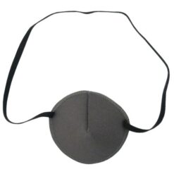 En ögonlapp med resår för vuxna. Den är grå och har en enkel, stilren design. Märket är Kay Fun Patch. Den heter Steel.