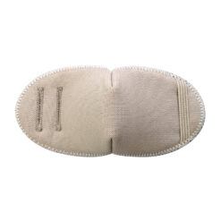En ögonlapp av tyg för vuxna. Den fästs på insidan av glasögonen. Den är beigefärgad för en stilren och tidlös look. Märket är Kay Fun Patch. Modellen heter Beige.