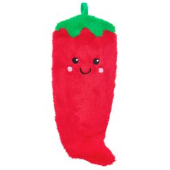 Röd värmeflaska formad som en chili från Sass & Belle med mjukt överdrag och gummivärmeflaska.